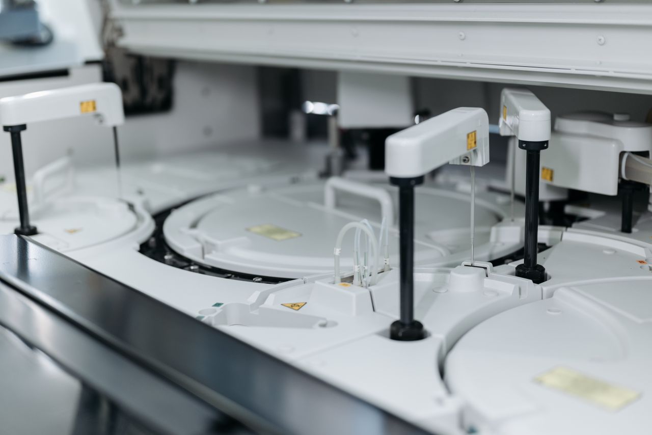 hero Close-up of advanced laboratory machinery in a medical facility, showcasing precise scientific equipment.